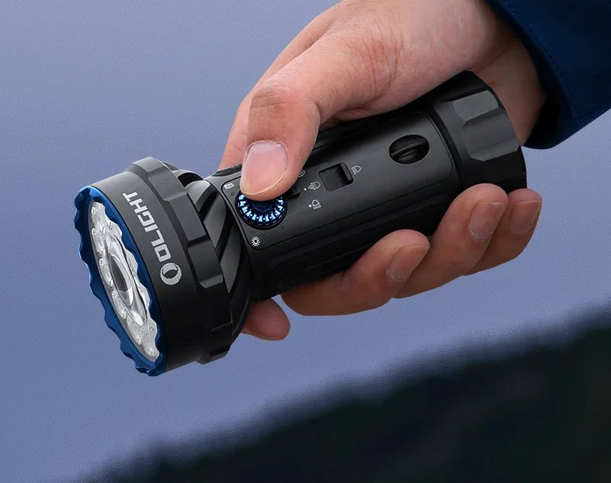 Olight Marauder Mini 2 Flashlight Is Small But Mighty (And Mighty