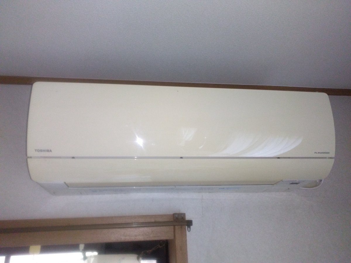 蒲郡清田店／東芝RAS-562R（お掃除機能付きエアコン）の分解清掃を実施