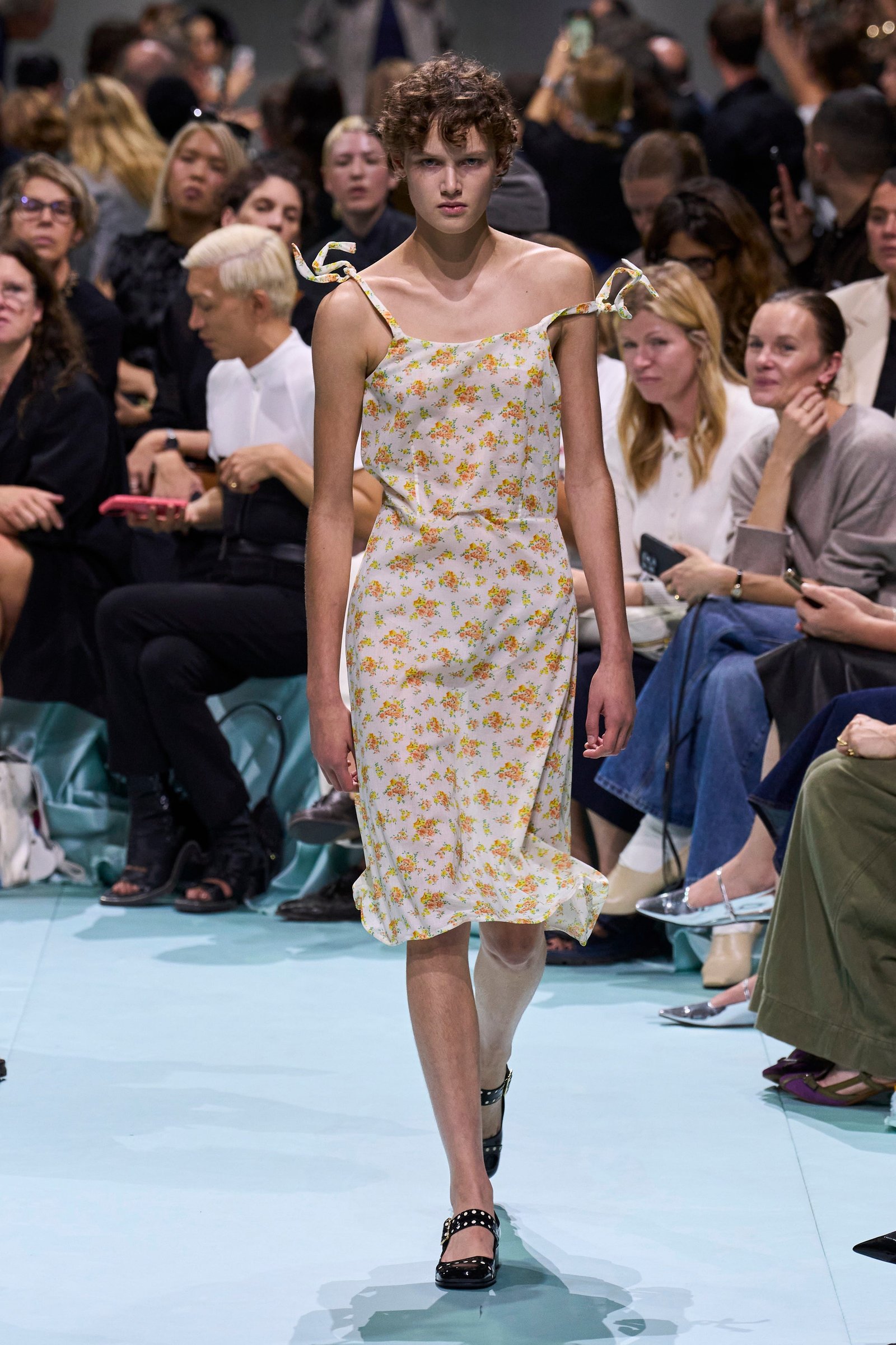 プラダ（PRADA）」2025春夏コレクション | ファッション | ELLE ［エル