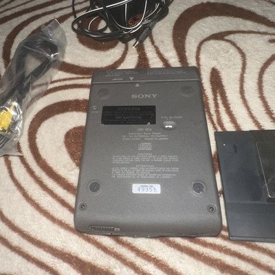 Sony Multi-Lingual DATA Discman Electronic Book Player DD-1EX Box