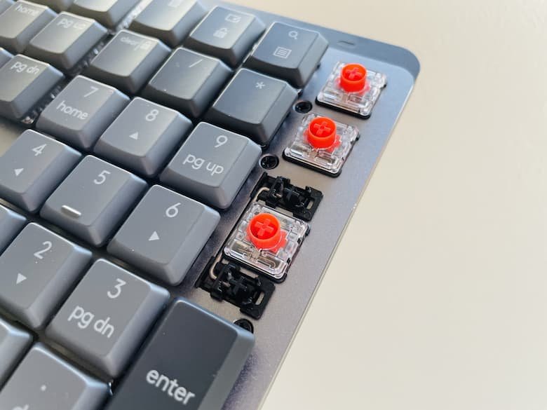 MX Mechanical と Mini（KX850）をレビュー。茶軸と赤軸の比較。薄型で