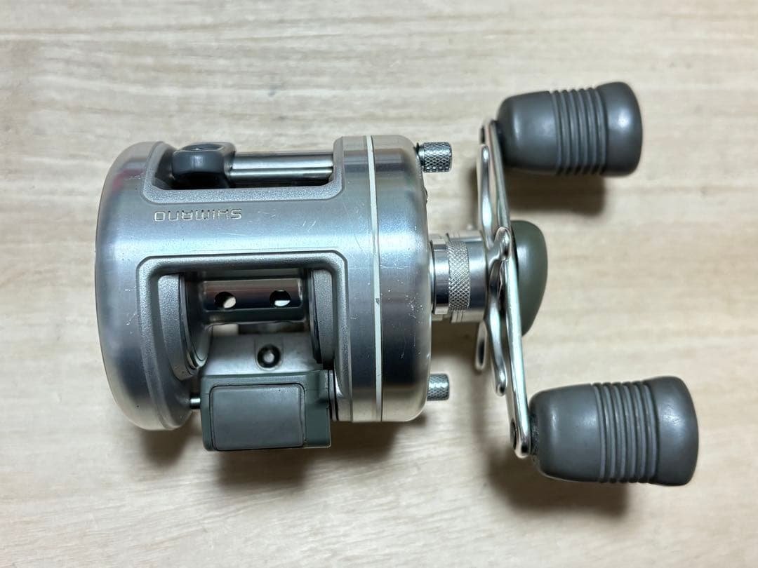 シマノSHIMANO 92カルカッタ100 超美品 シマノ 92カルカッタ100XT 05カルカッタ100用 NEWマイクロキャスト